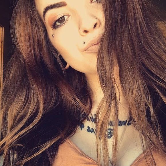 chrissyrawrzz